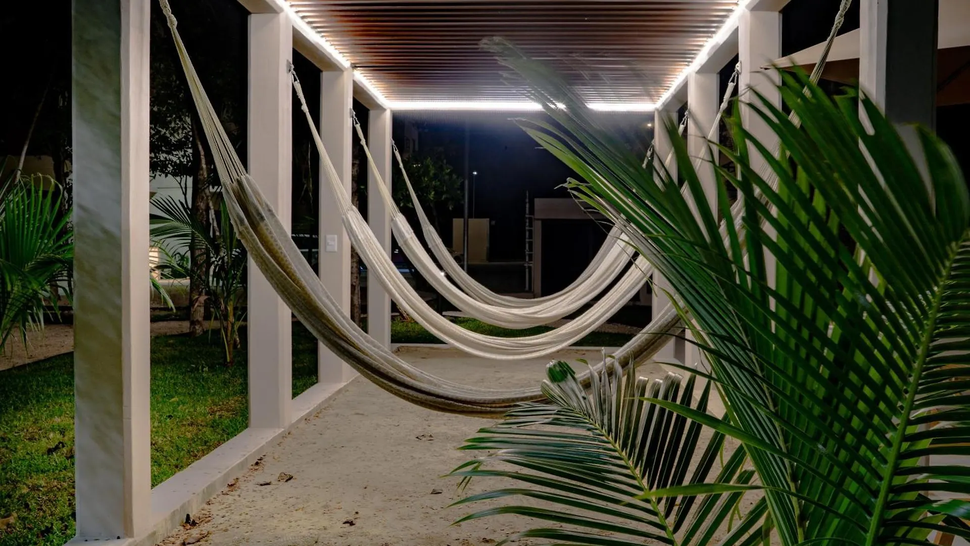 Casa Yellowstone - Hidden Jungle Puerto Morelos Apartment